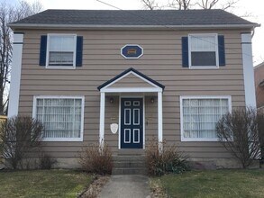 Building Photo - 310-312 Henry Ave SE