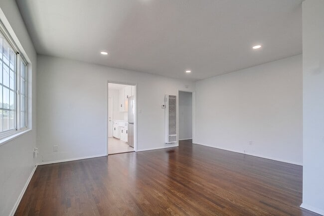 Living room - 2646 Violet St