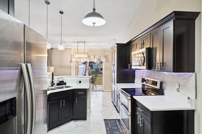Building Photo - 907 Salerno Ct