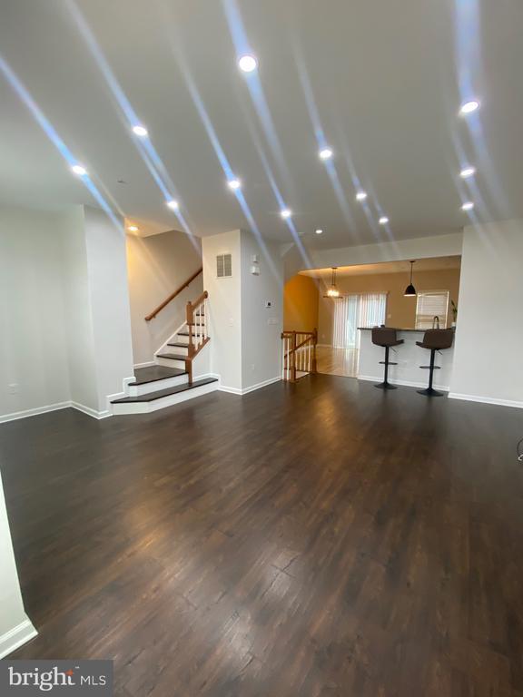 Building Photo - 219 Staysail Drive