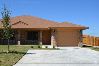 Building Photo - 908 Rebecca Ln