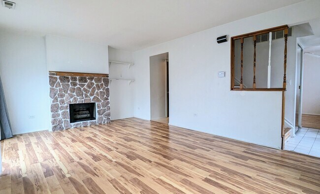 Foto del edificio - 791 Barnaby Pl