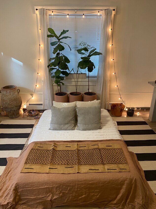 Studio - 1750 Pearl st
