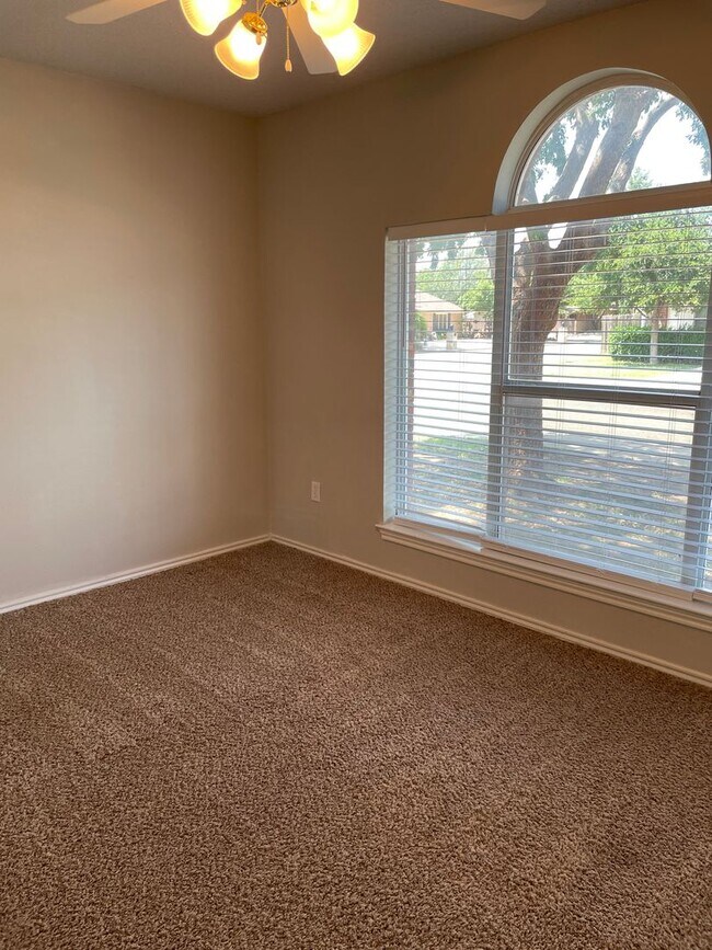 Foto del edificio - 3425 97th Street - Beautiful 2/2/2 with la...