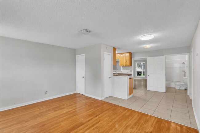 Foto del edificio - 11515 Duane St