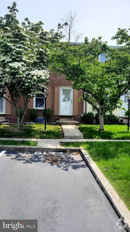 Building Photo - 609 Allenview Dr