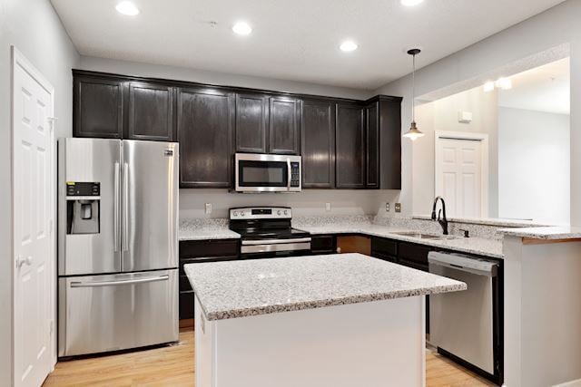 Foto principal - 14438 Sumter Ave