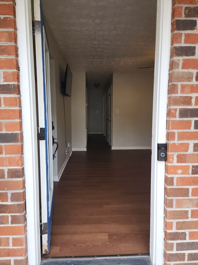 Building Photo - Knoxville 37938 - 3 bed 2 bath home  - call Tom Parry 865-607-3649