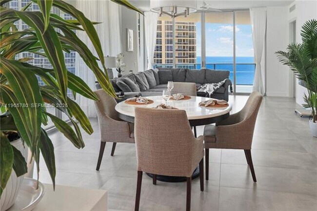 Foto del edificio - 17550 Collins Ave