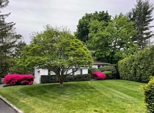 Building Photo - 6 Preston Ct
