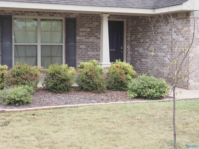 Building Photo - 102 Acacia Trail Dr