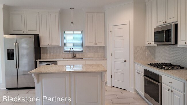 Building Photo - 4 br, 3 bath House - 537 Longspur Lane