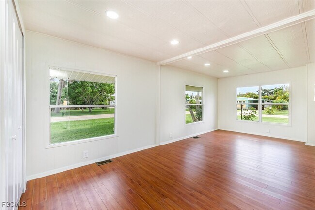 Foto del edificio - 91 Twin Palms Dr