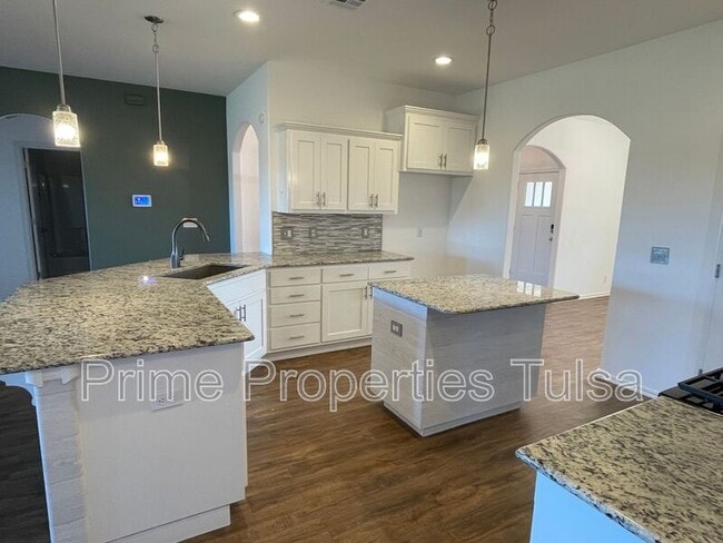 Foto del edificio - 9801 E 105th St N