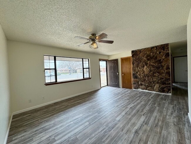 Building Photo - 2614 Palomar Pl