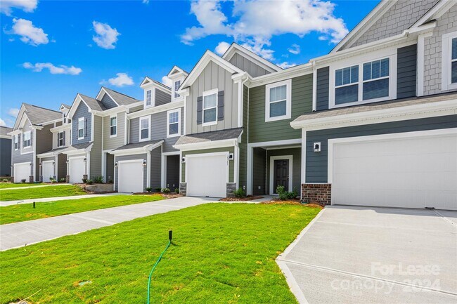 Building Photo - 2765 Yeager Dr NW