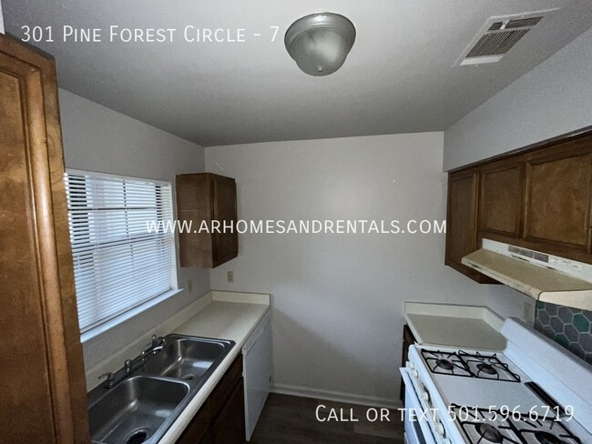 Building Photo - 301 Pine Forest Cir - 7 | $925| 2 beds, 1....