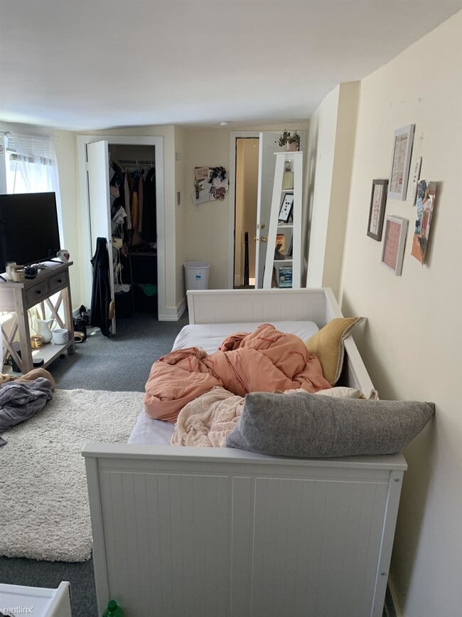 Building Photo - Studio, 1 bath  - 20 Phillips St Apt 5A #8A