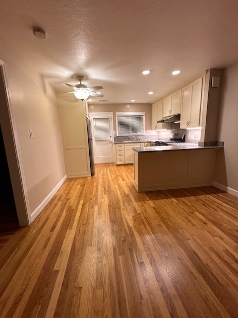 Entry - 725 Laurel St