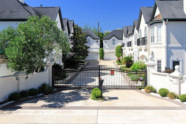 Building Photo - 2124 Nantucket Dr