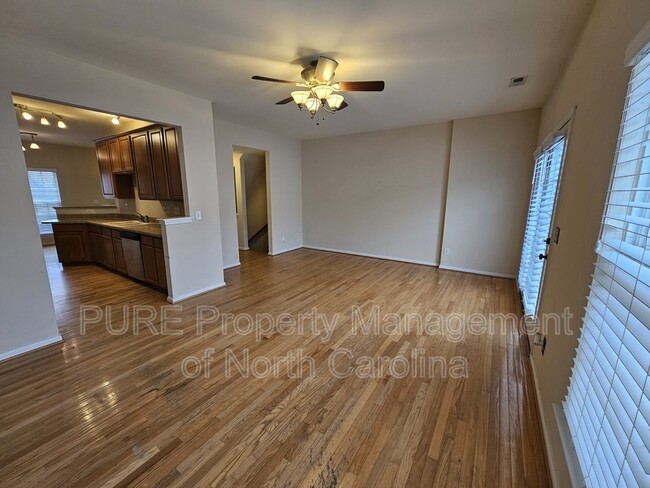 Building Photo - 9805 Mallard Glen Dr