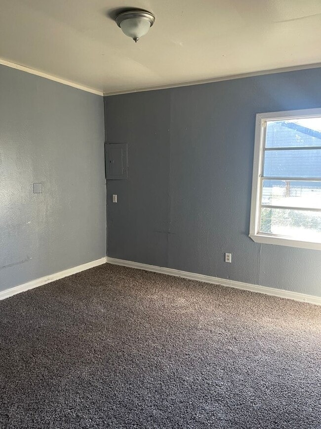 Building Photo - 2624 Merwin St