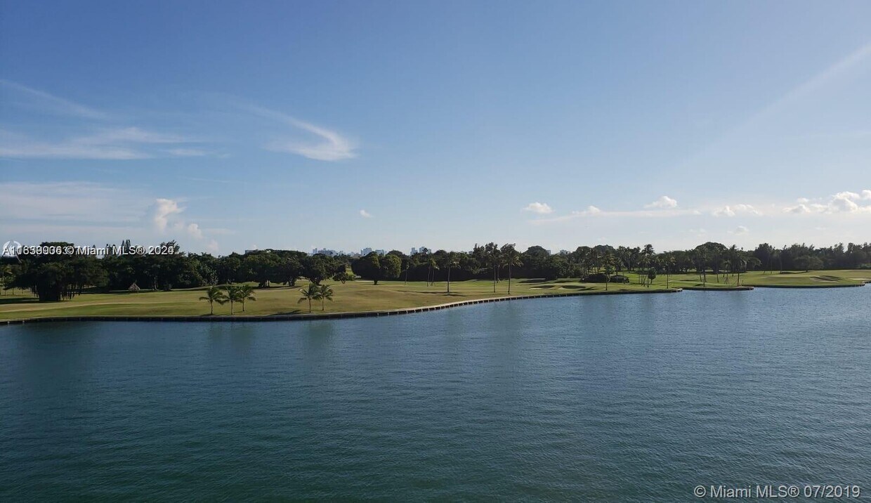 Foto principal - 9250 W Bay Harbor Dr