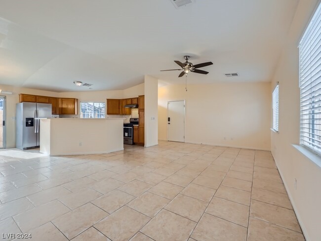 Building Photo - 5173 Panguitch Dr