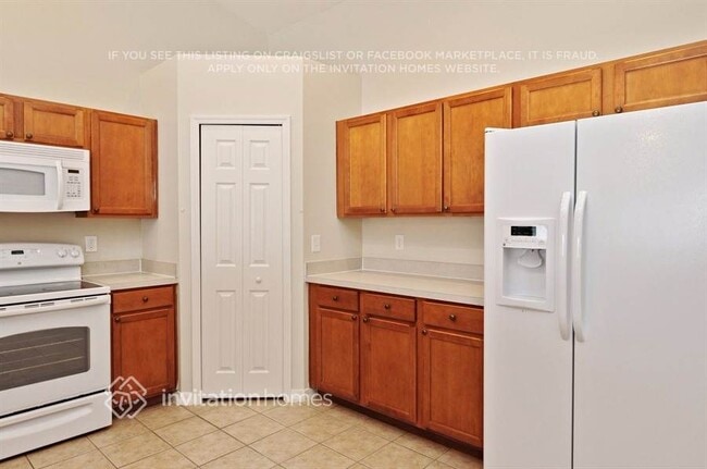 Foto del edificio - 656 Hatchwood Dr