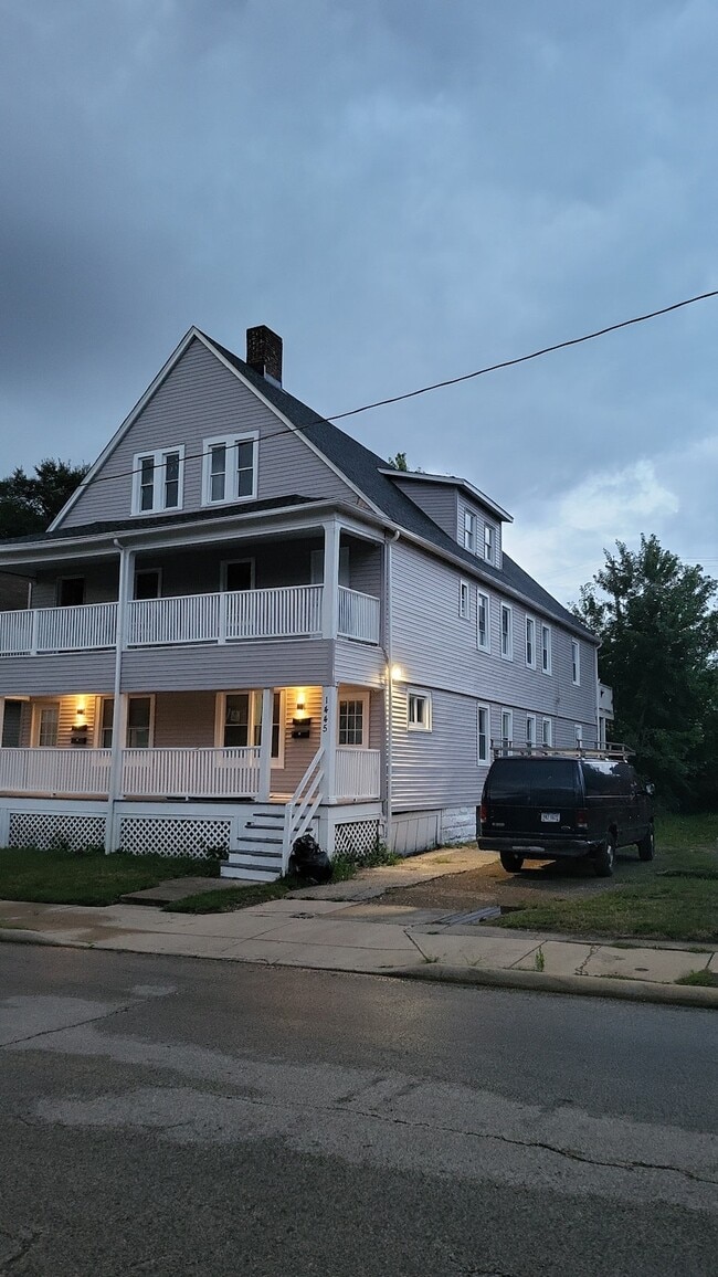 Building Photo - 1443 W 85th St