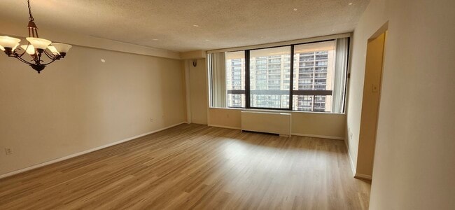 Living Room - 3705 S George Mason Dr