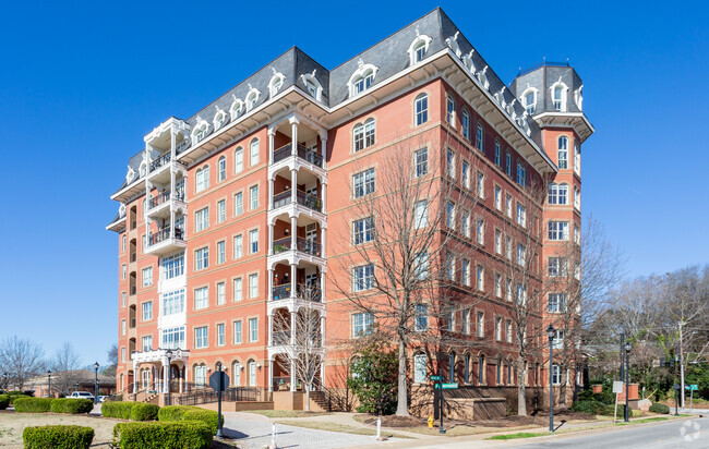 Building Photo - Bloomsbury Estates