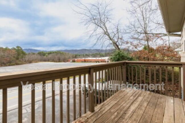 Building Photo - 130 Reems Creek Rd