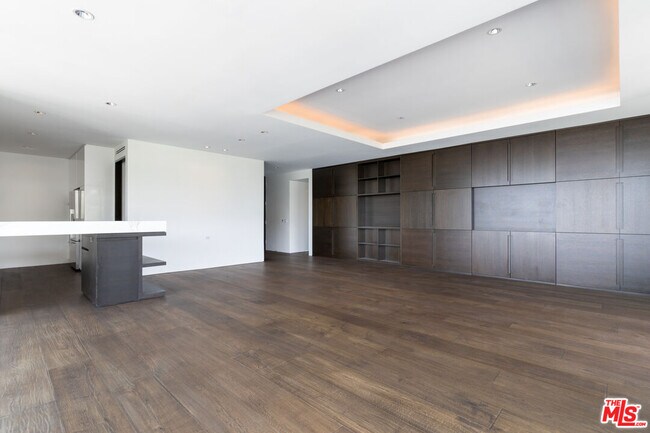 Foto del edificio - 9255 Doheny Rd