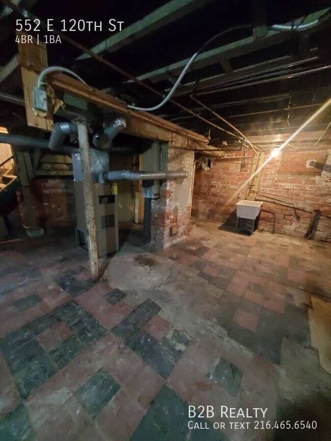 Building Photo - 552 E 120th St