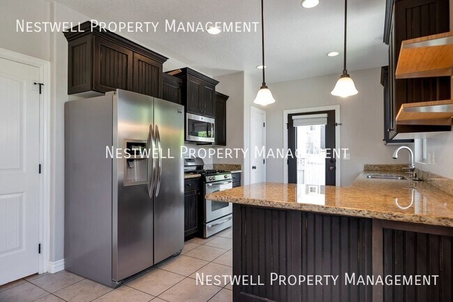 Building Photo - 4631 Vermillion Dr