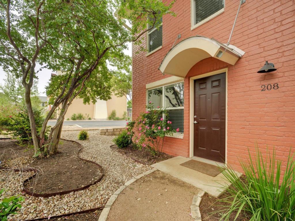 Primary Photo - 1101 Grove Blvd