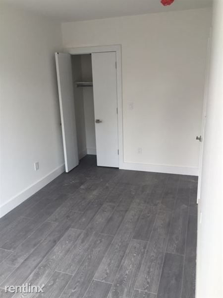 Building Photo - 605 Saint Johns Pl