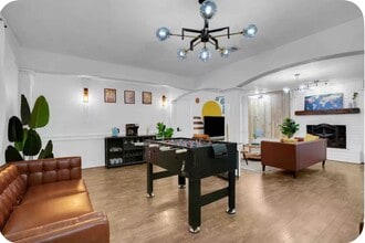 Building Photo - 1124 E Thirteenth St