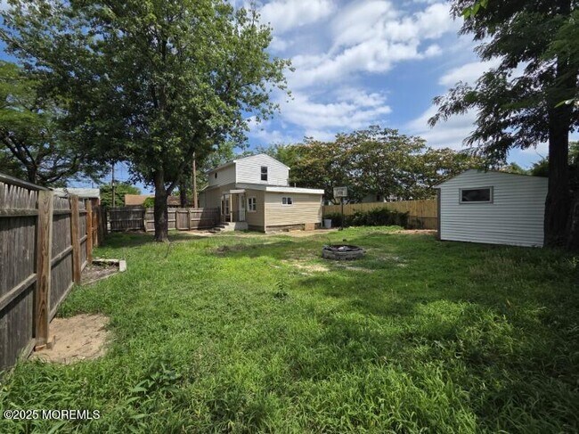 Building Photo - 42 Linton Pl