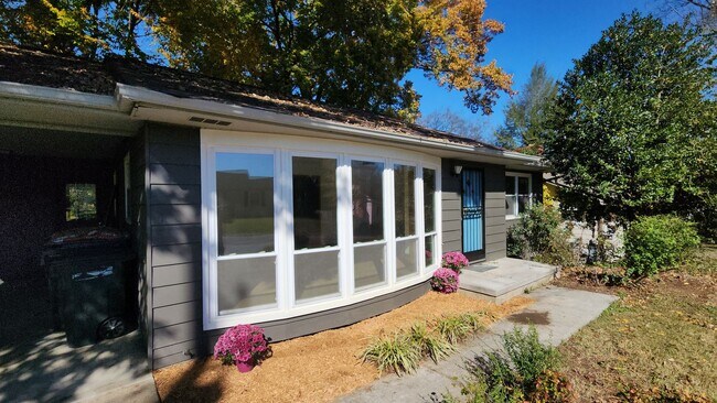 Foto del edificio - Beautifully updated 3-bedroom, 2-bath home, ready for you to move in!