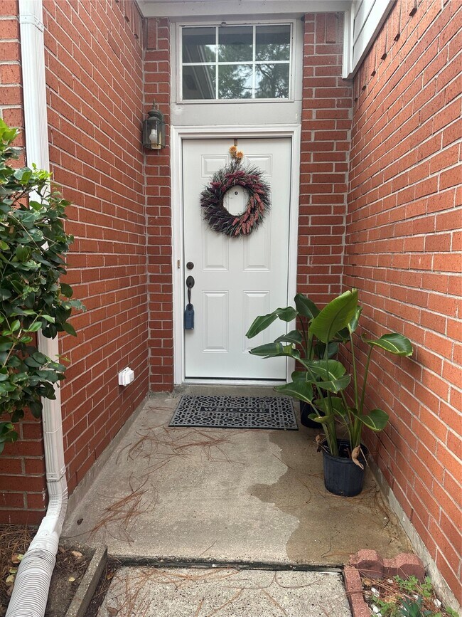 Foto del edificio - 14202 Misty Knoll Ct