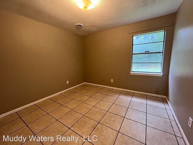 Foto del edificio - 3 br, 1 bath House - 6780 Pinehurst Rd