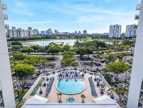 Building Photo - 3701 N Country Club Dr