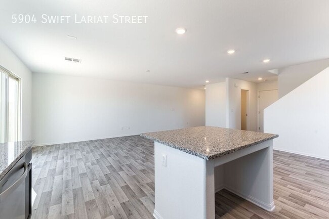 Building Photo - 5904 Swift Lariat St
