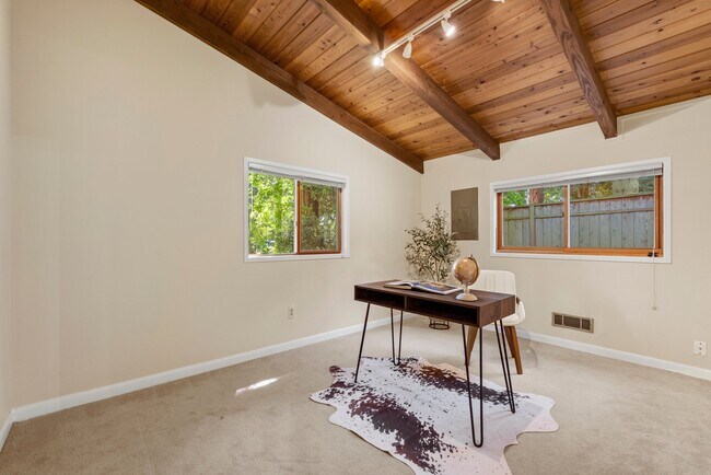 Building Photo - 510 N 138th St