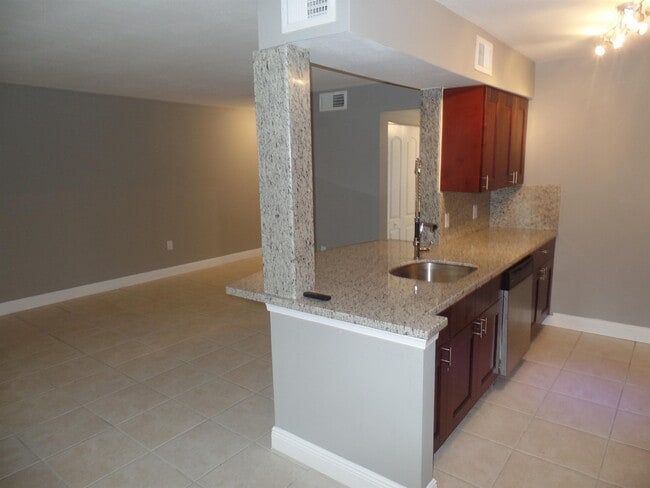 Photo - 2460 NW 33rd St House