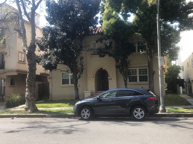 Foto del edificio - 121 N Swall Dr