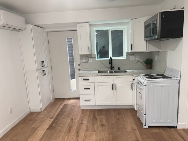 Kitchen Area - 4253 Raynol St