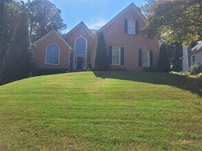 Building Photo - 560 Hunt River Way